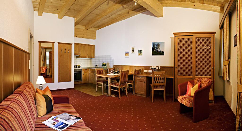 Apart Hotel Garni Strasser เซลล์ อัม ซิลลา ภายนอก รูปภาพ