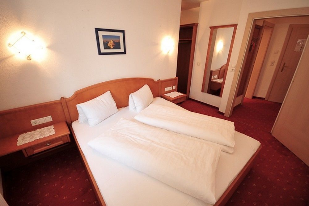 Apart Hotel Garni Strasser เซลล์ อัม ซิลลา ภายนอก รูปภาพ