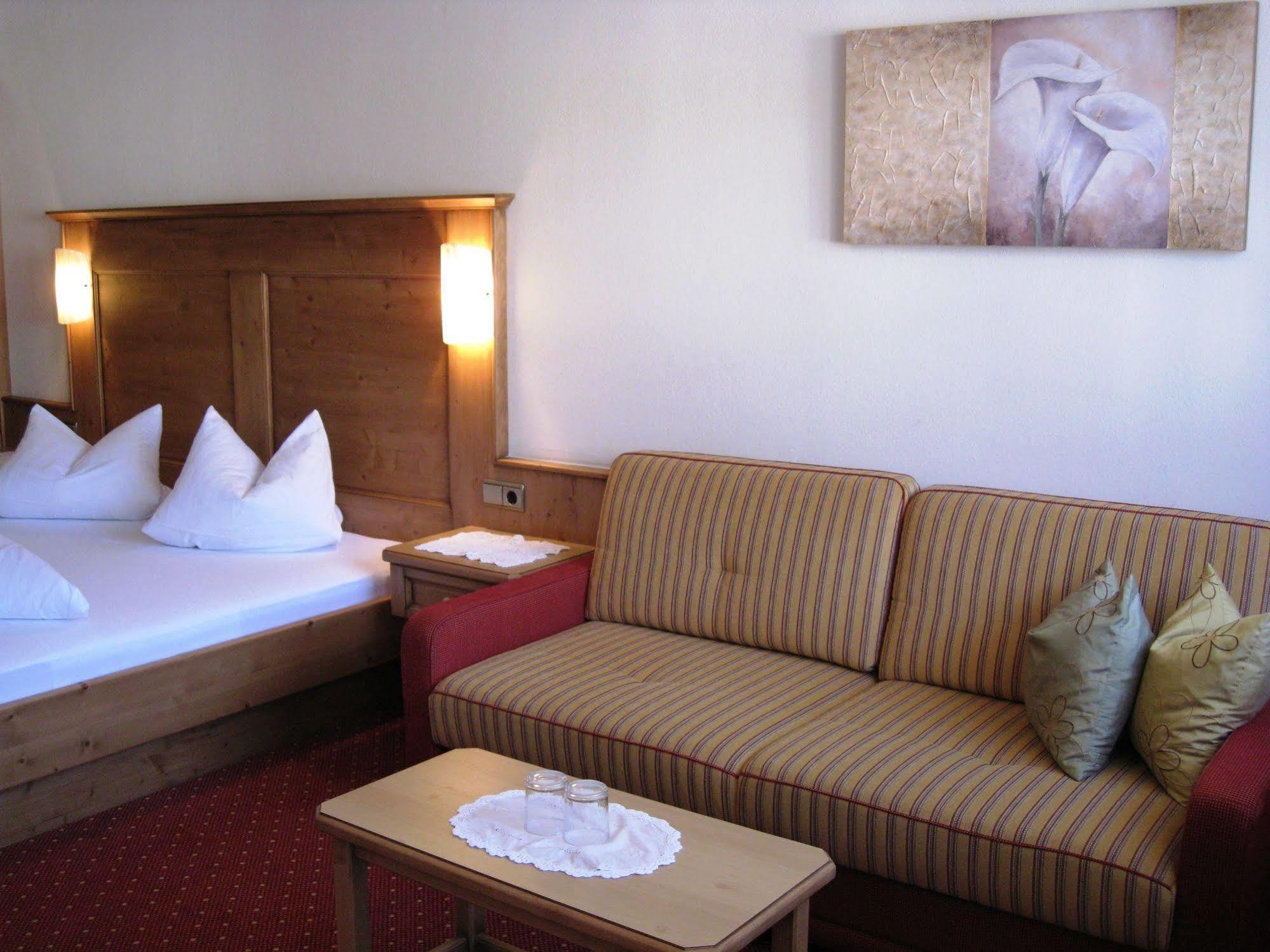 Apart Hotel Garni Strasser เซลล์ อัม ซิลลา ภายนอก รูปภาพ