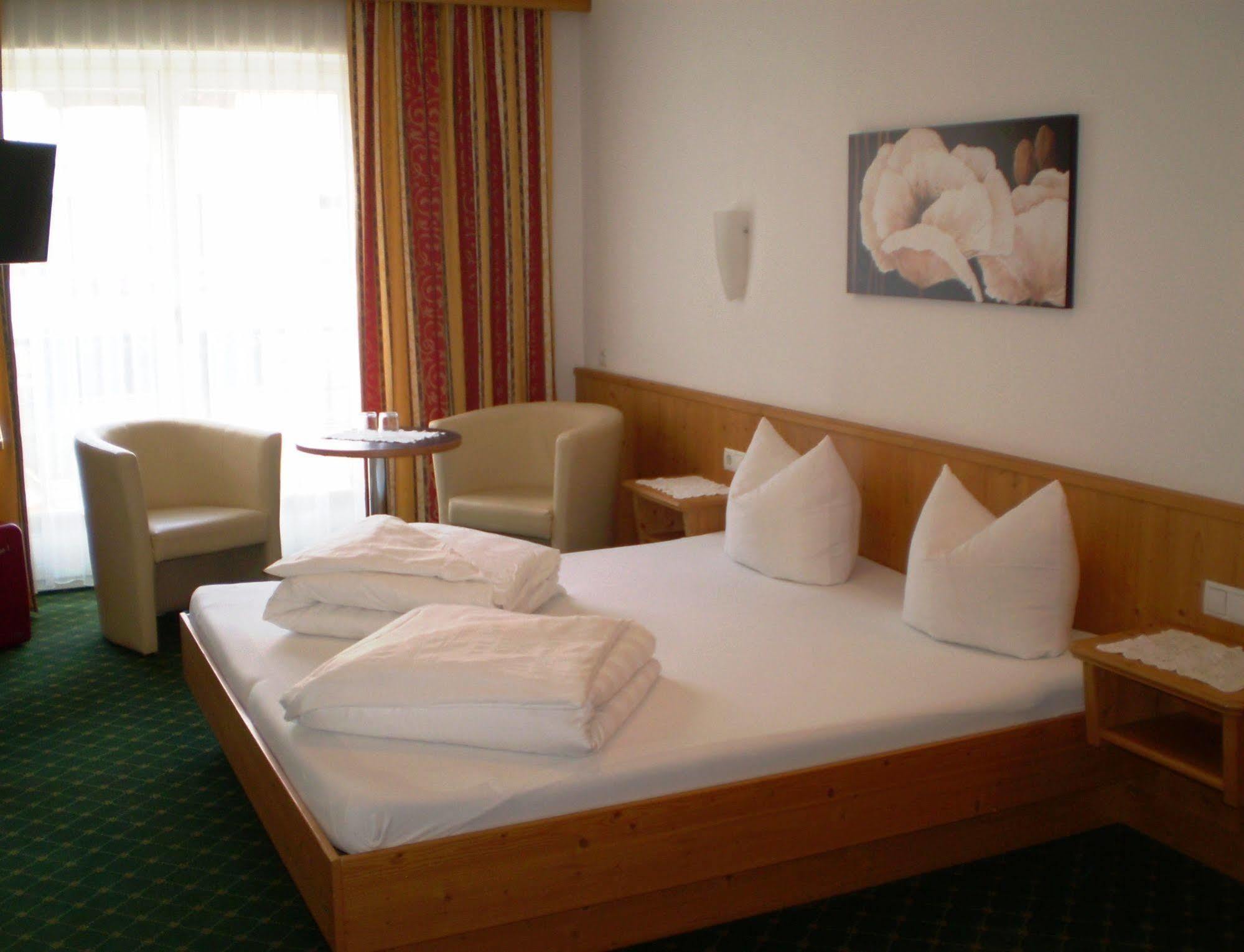 Apart Hotel Garni Strasser เซลล์ อัม ซิลลา ภายนอก รูปภาพ