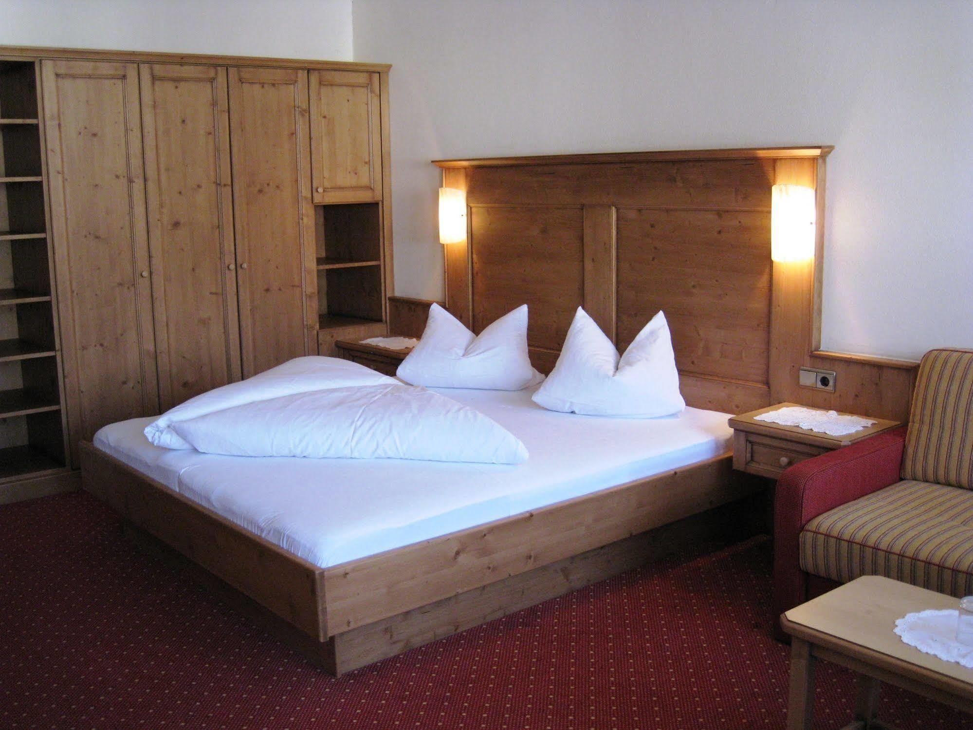 Apart Hotel Garni Strasser เซลล์ อัม ซิลลา ภายนอก รูปภาพ