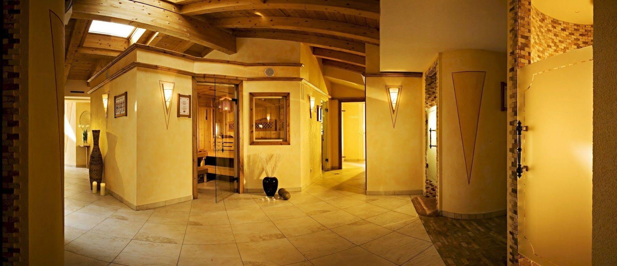 Apart Hotel Garni Strasser เซลล์ อัม ซิลลา ภายนอก รูปภาพ